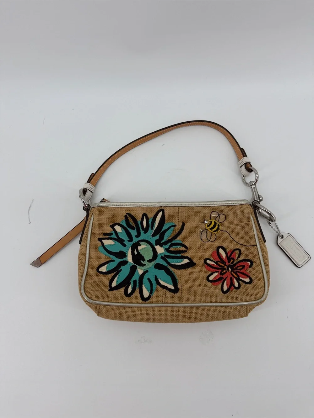 Coach Limited Edition Straw Floral Bumble Bee Pochette (Style 8672) A21